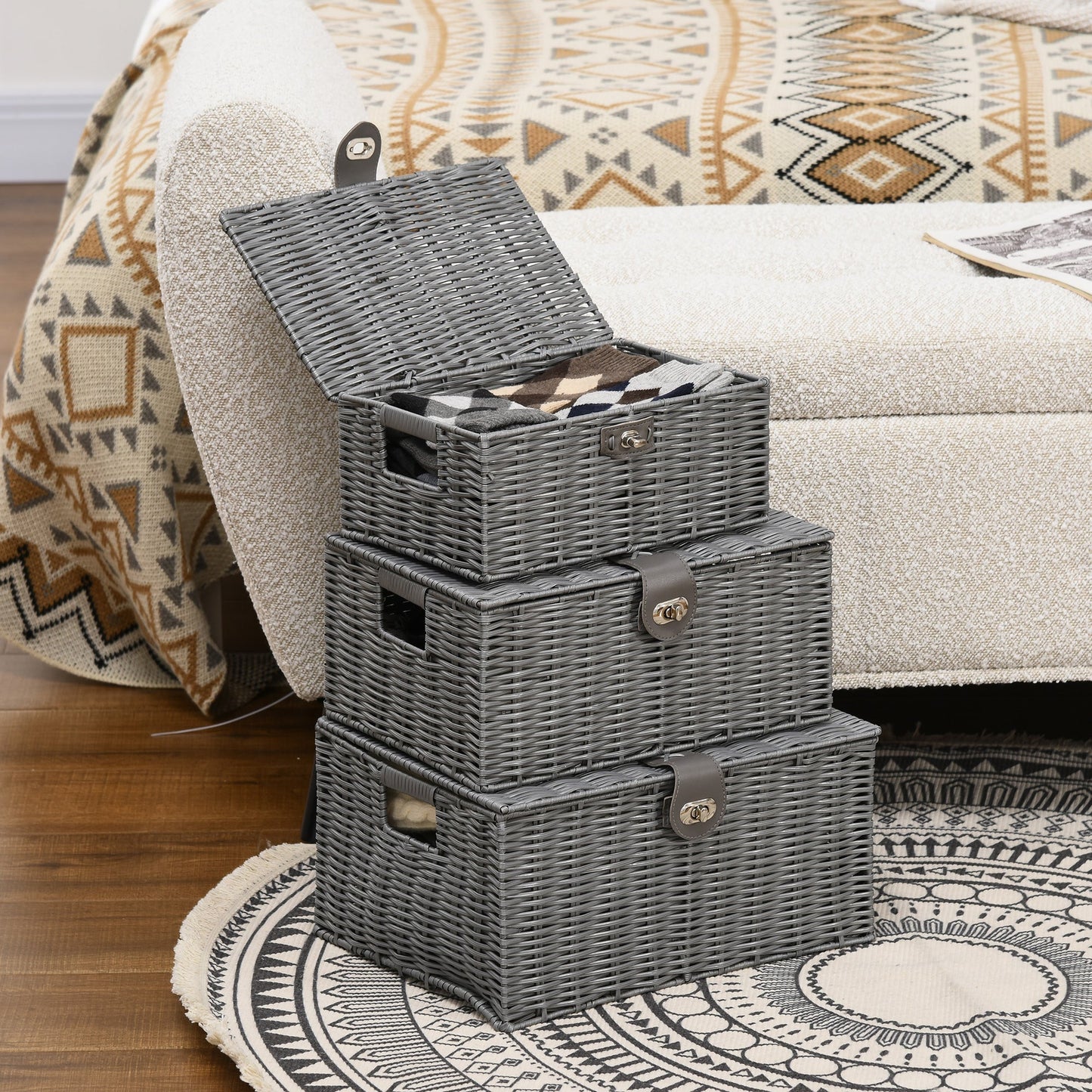 Set of 3 Grey Storage Boxes in with lid in different sizes