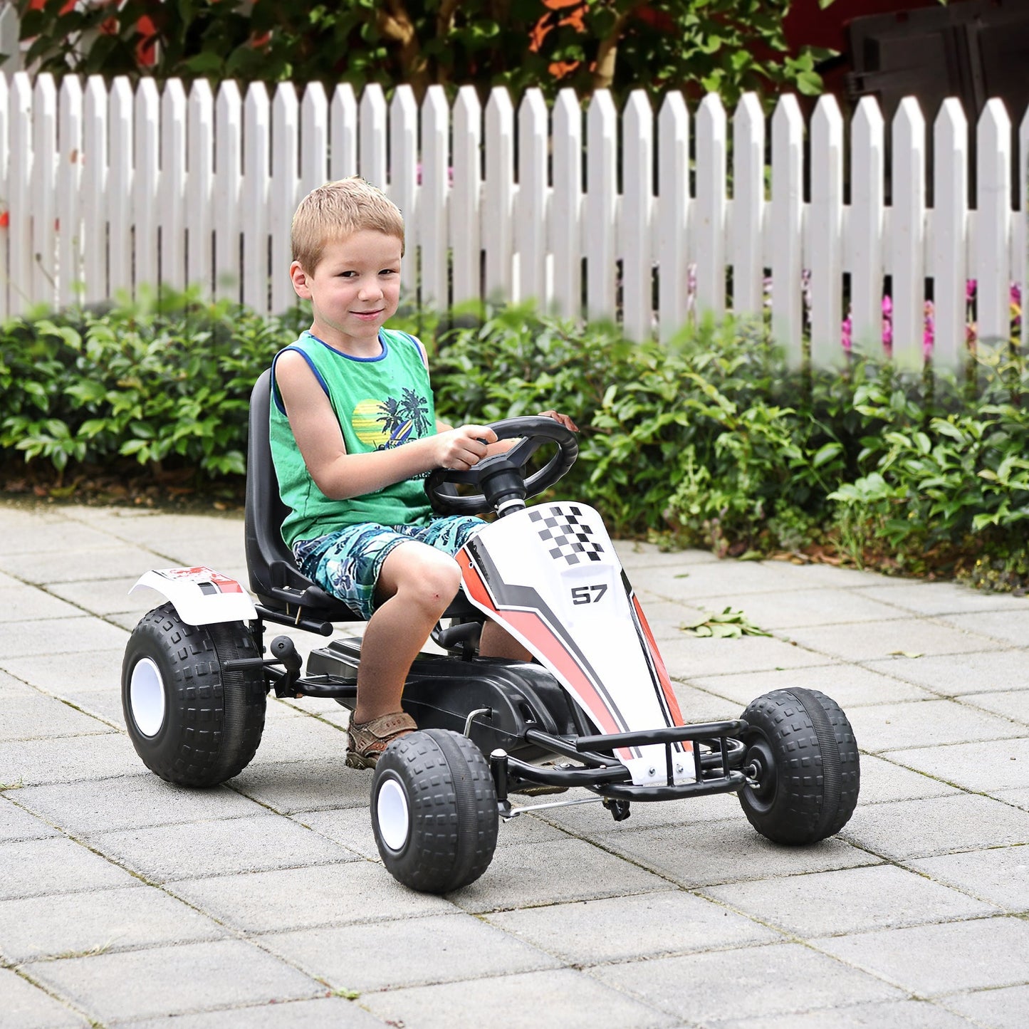 White Pedal Go-Kart for Children 3-8 Years with Adjustable Seat, Plastic Wheels, Handbrake and Gearbox - Borgè