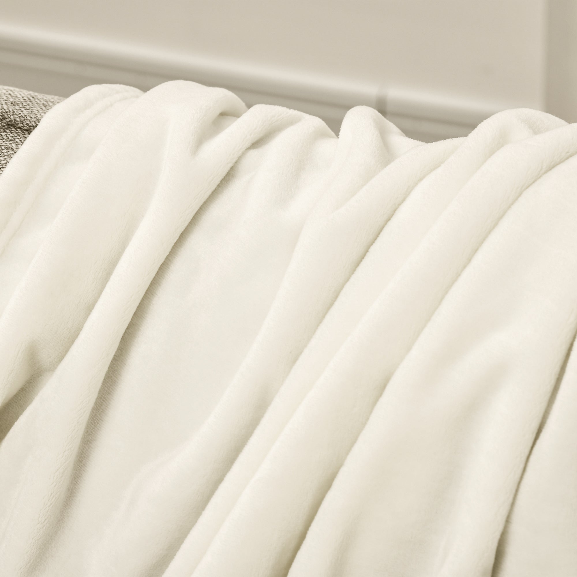 Homcom covered in 330 gsm reversible for internal and external use, 203x152x0.5 cm, cream white - Borgè