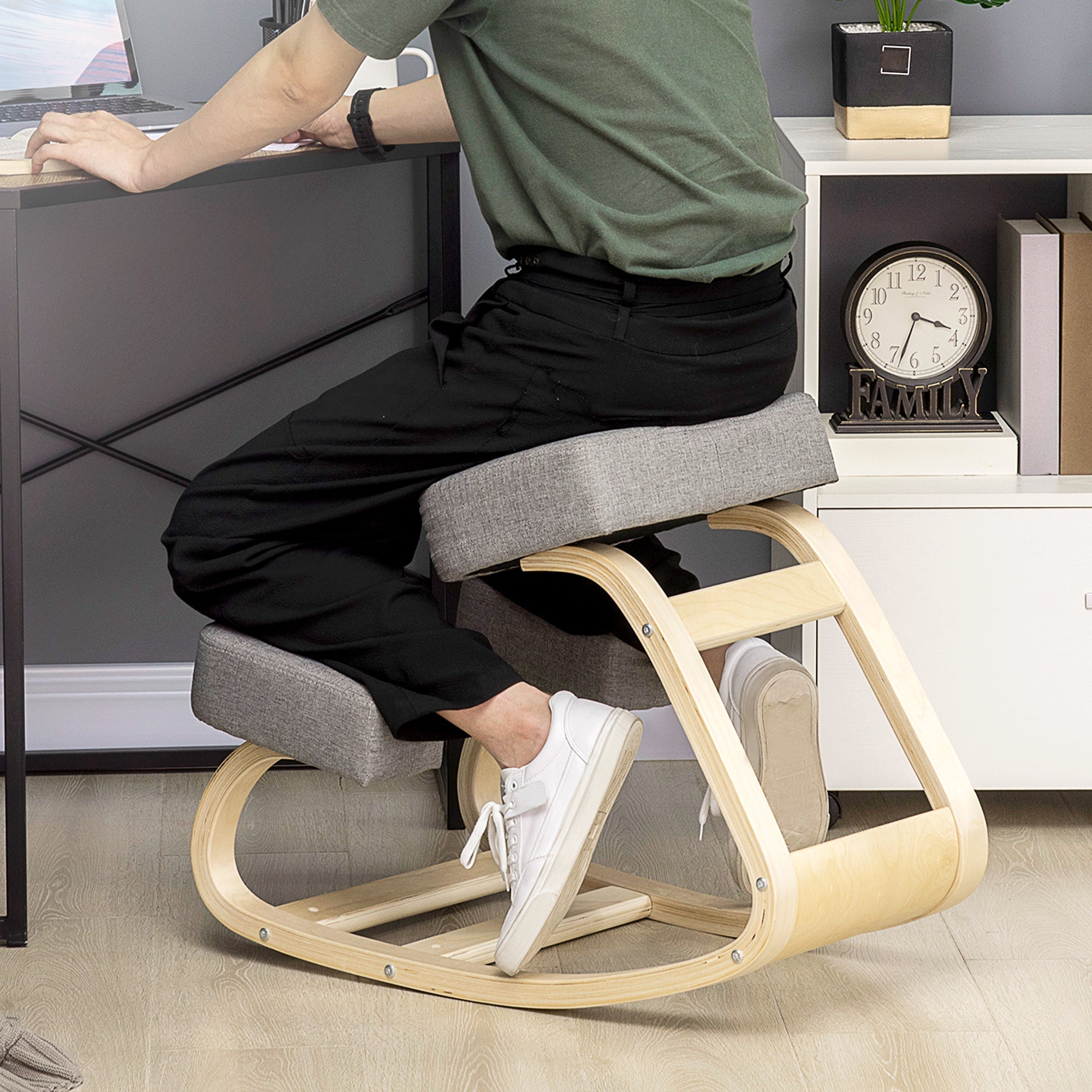 Vatter Ergonomic Postural Herry in Birch Wood and Fullet Cushion and Polyester, 51x69x58cm, Grey - Borgè