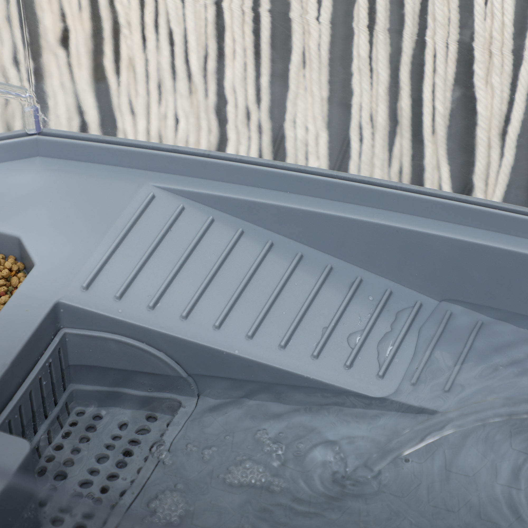 Homcom Folding bathtub for children 0-3 years with temperature and pillow indicator, 81.5x50.5x23.5cm, white - Borgè