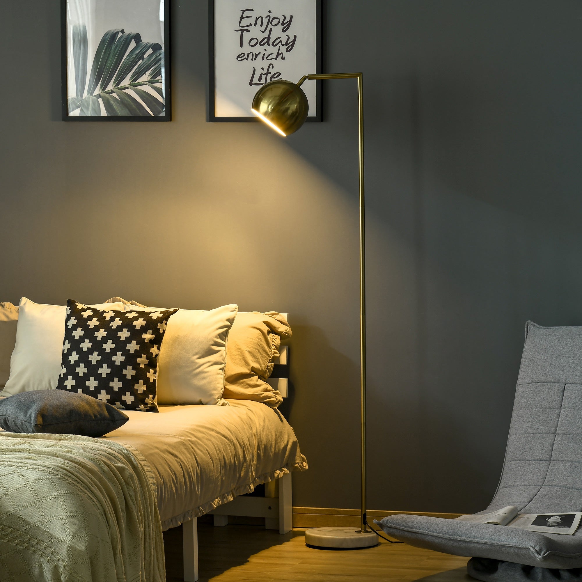 Modern Land Lamp on Round Plan and Adjustable lampshade and Vintage Living Room - Gold - Borgè
