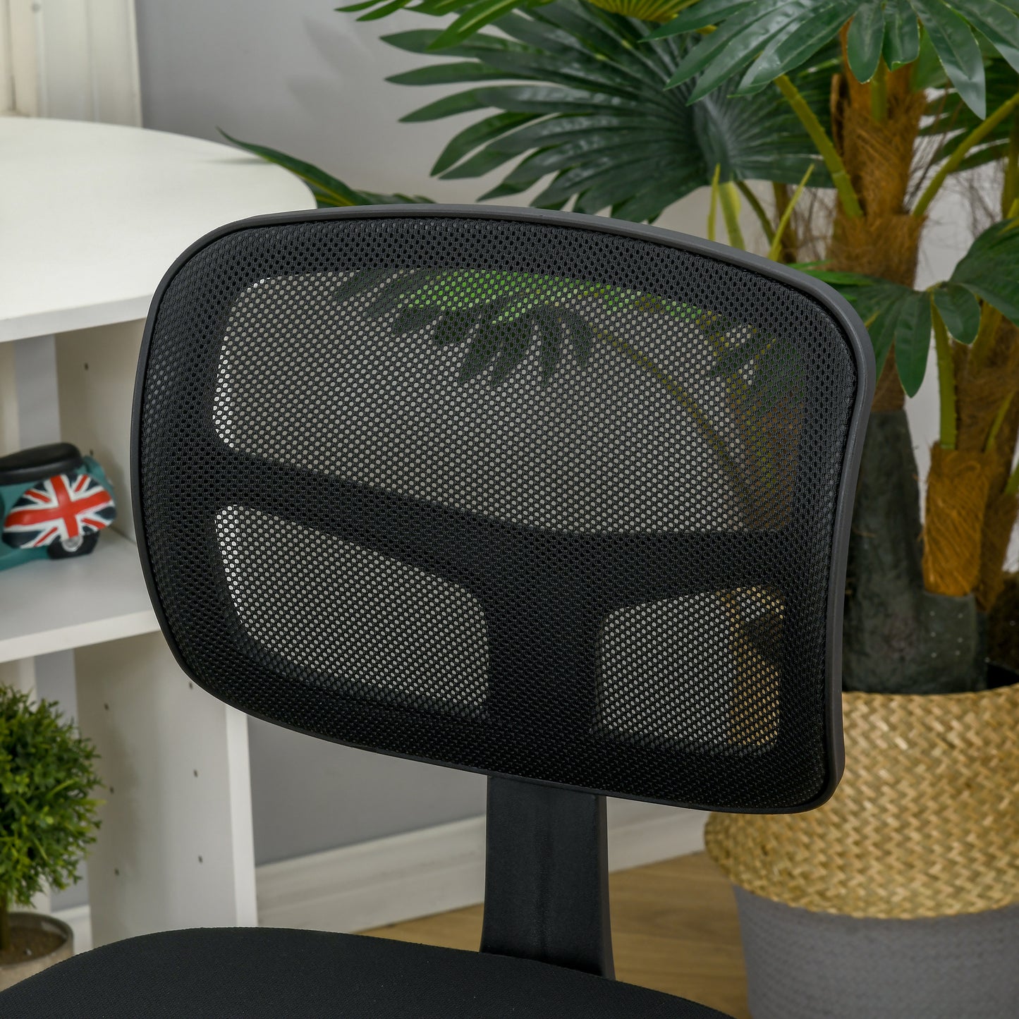 Ergonomic office chair on the net without armrests and height, black - Borgè