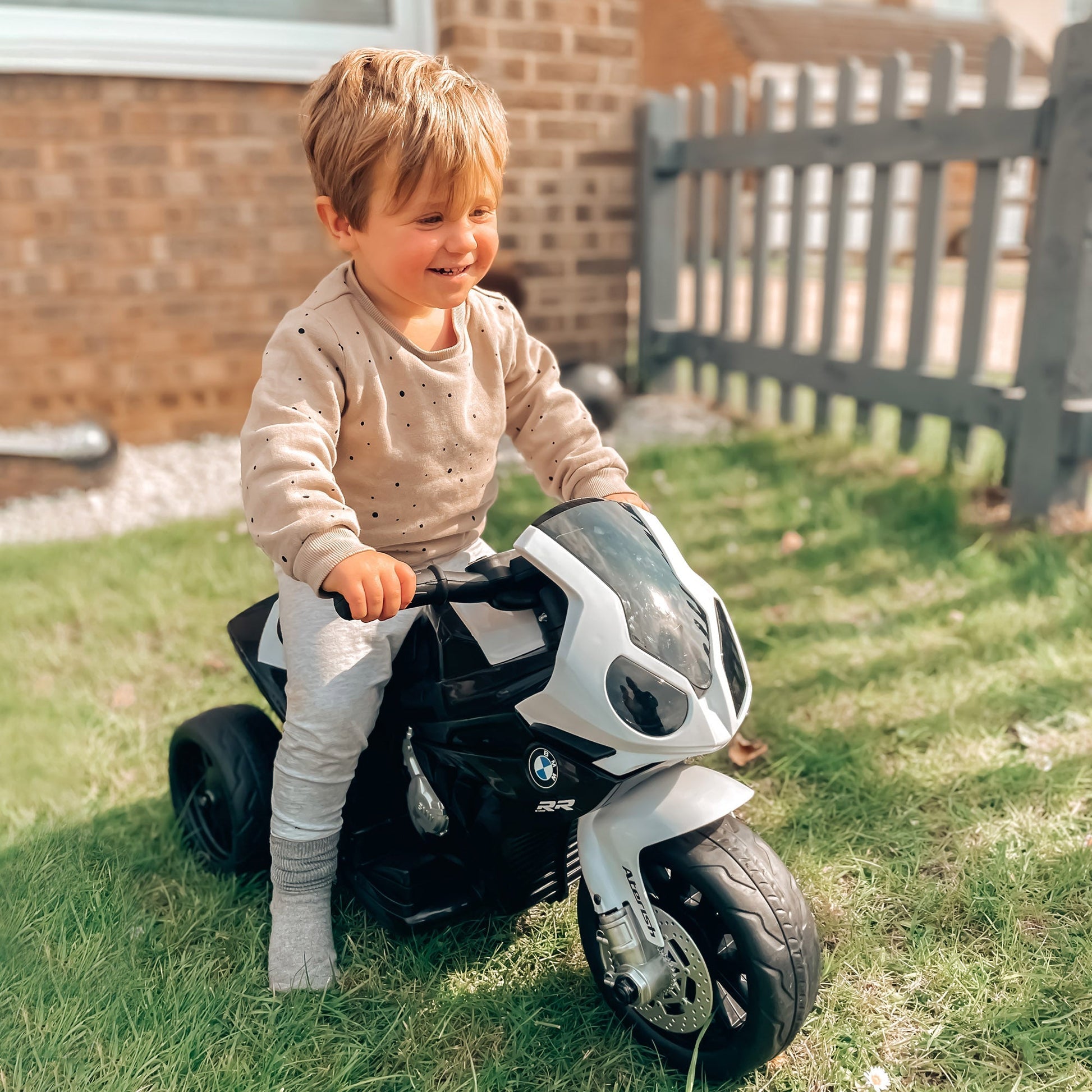 electric motorcycle for children Max. 20kg with BMW license, 6V black and white battery - Borgè