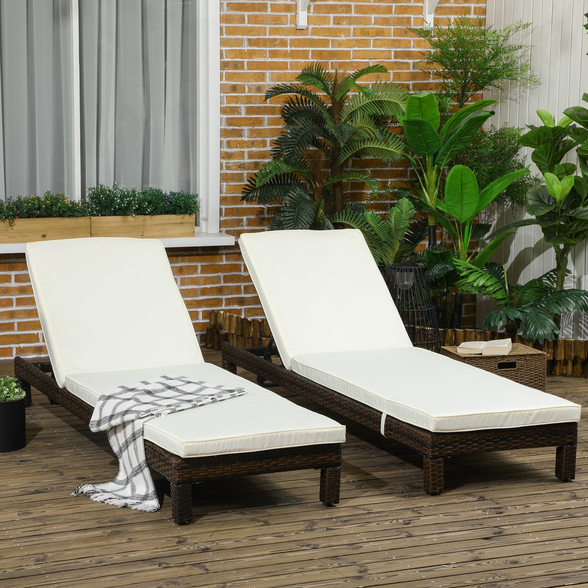 Outsunny Set 2 sunbathing beds in Rattan PE with pillow and back 5 reclinations, 196x60x22cm - Borgè