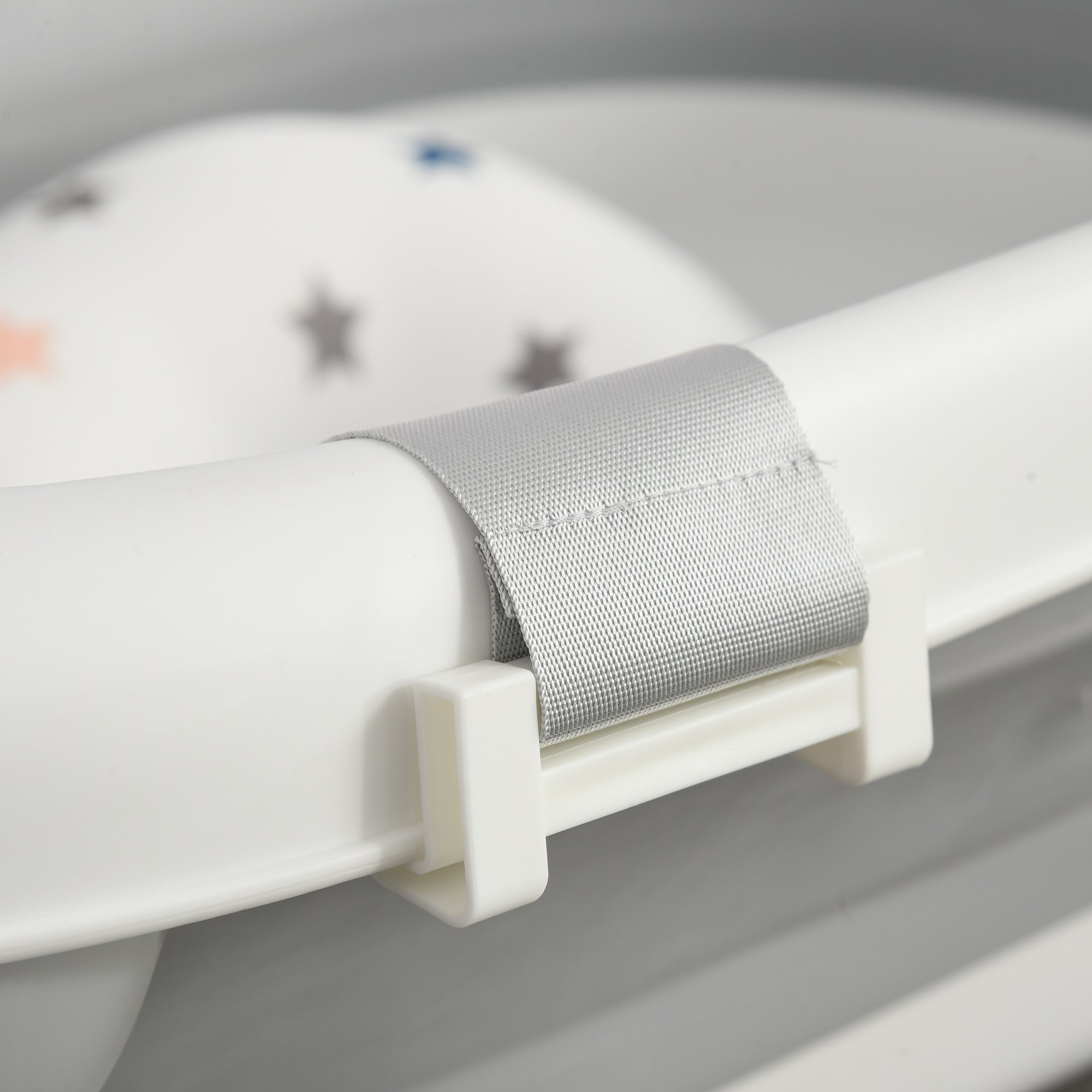 Homcom Folding bathtub for children 0-3 years with temperature and pillow indicator, 81.5x50.5x23.5cm, white - Borgè